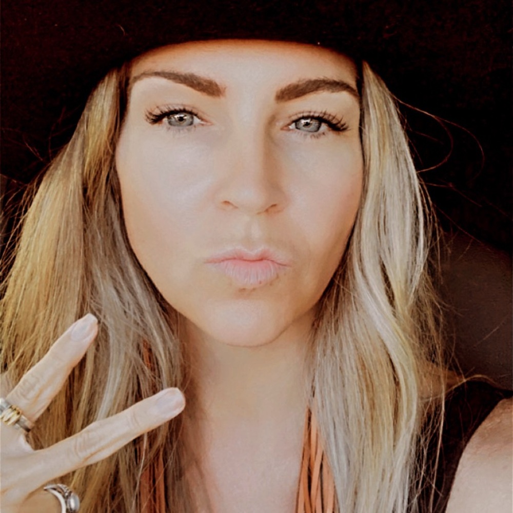 Meet your Posher, Joleen